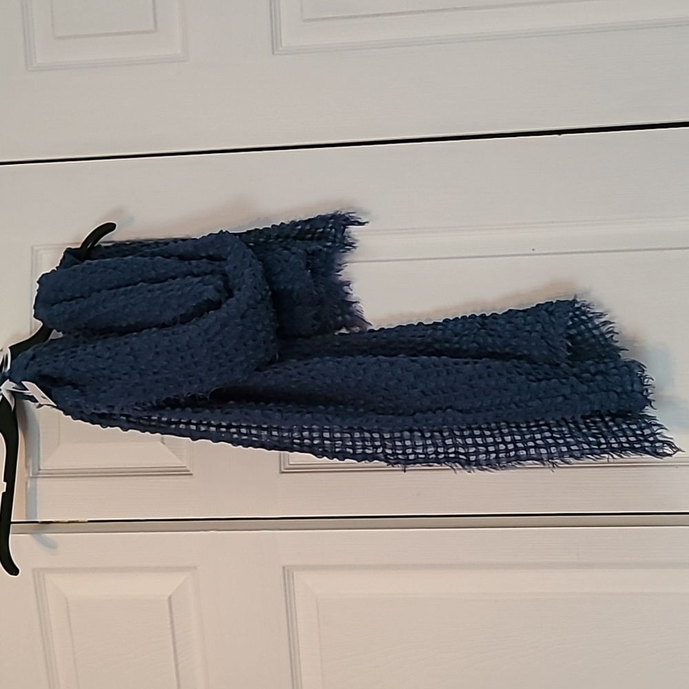 Light weight scarf NWT Blue